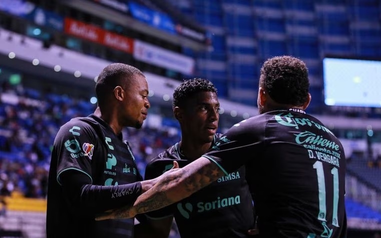 Vergara, Preciado y Rodríguez haciendo de las suyas con Santos Laguna