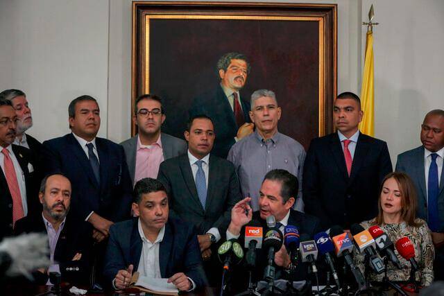 ¡Es oficial! Cambio Radical es oposición