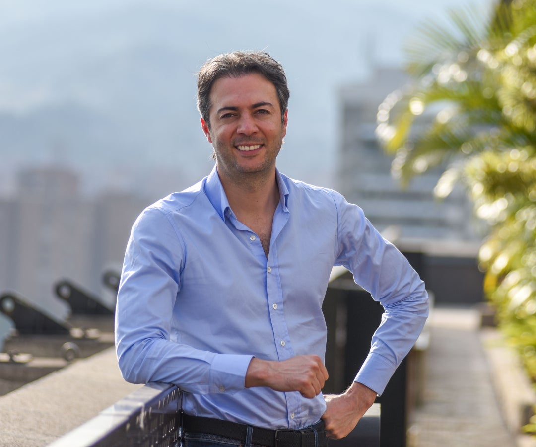 Contrato para estrategas políticos