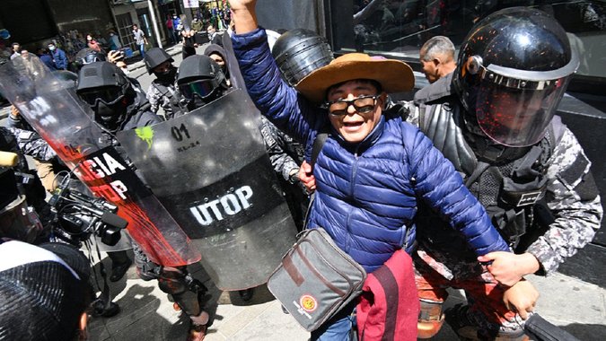 Ola de protestas se toma el gobierno