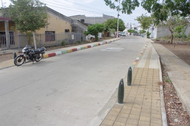 Entregan calles pavimentadas