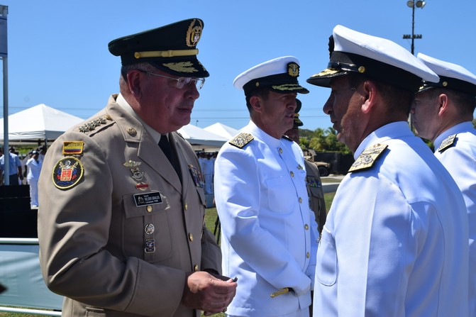 'Acciones no marcan un control ilegal del territorio': general Giraldo