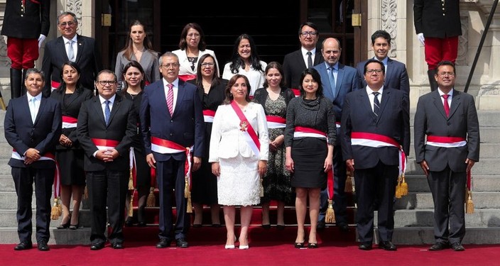 Presidenta de Perú no descartó elecciones