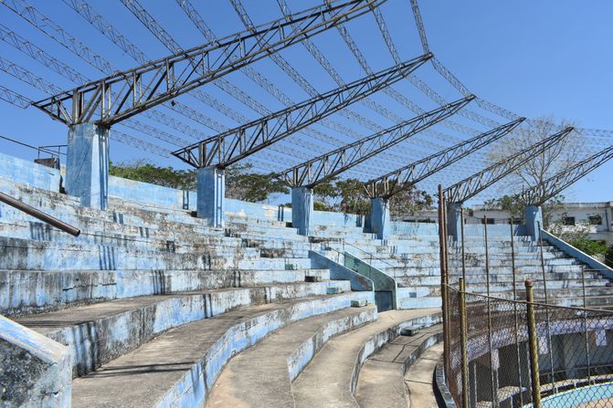 Aníbal de la Ossa gestiona recursos para salvar al estadio de béisbol