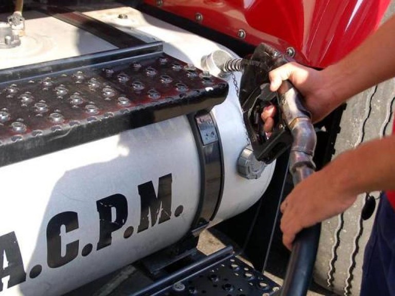 Camioneros le piden al Congreso evitar el alza en el precio del Acpm