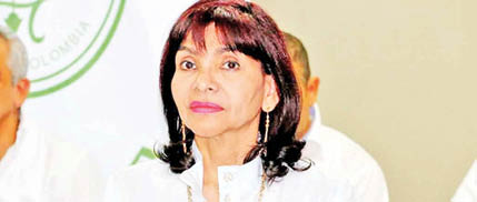 Histórico, una mujer representa a los ex rectores