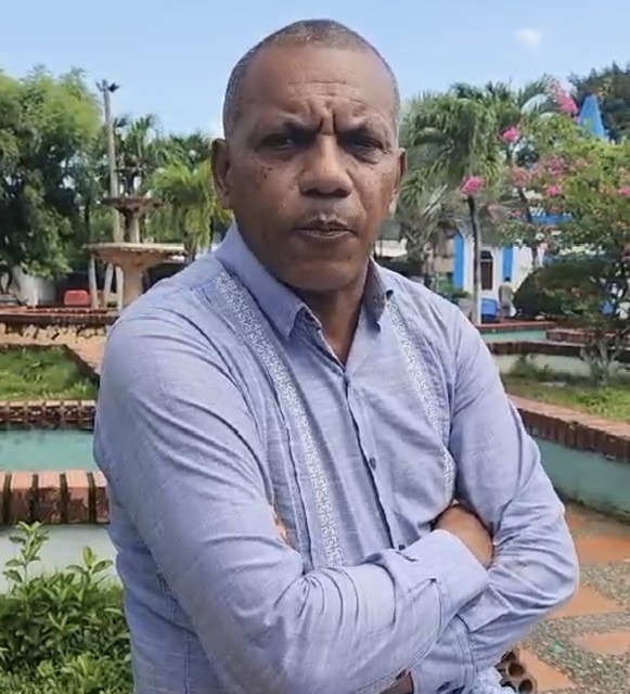 Otro candidato que renuncia y se une a Marta Cantillo