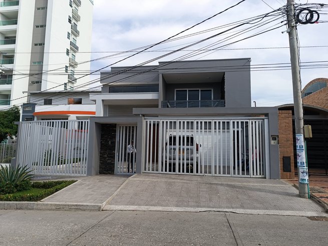 Hombres encapuchados y armados atracaron la casa de Marta Cantillo