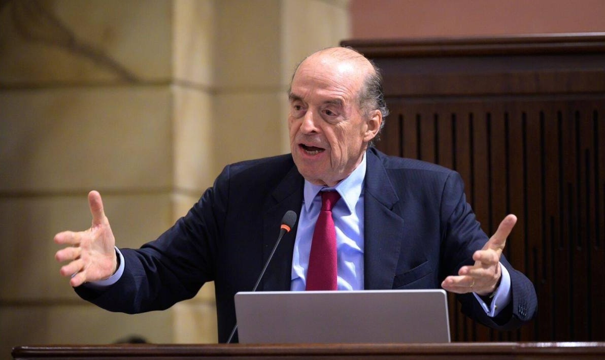 Citarán a Álvaro Leyva a debate de control político por postura del gobierno con Israel