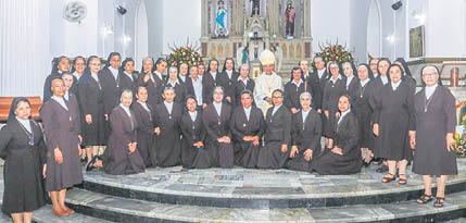 Colsafa entona un himno de acción de gracias a Dios por sus 100 años