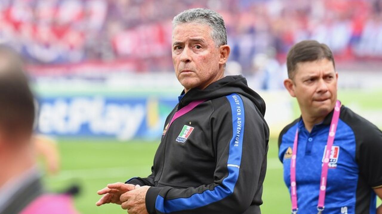 El técnico Pedro Sarmiento y seis jugadores fueron sacados de Once Caldas