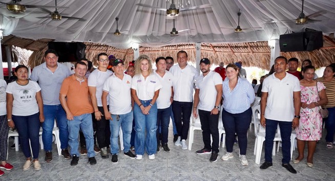 Directivos docentes, profesores y líderes apoyan a Natalia López Fuentes