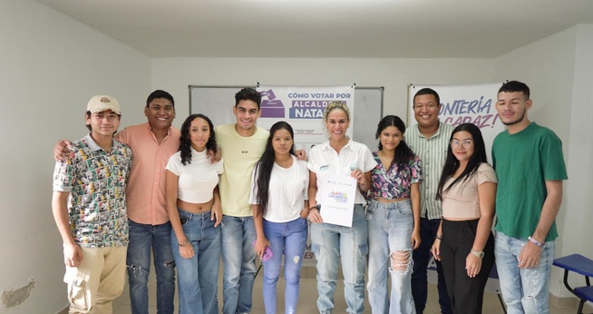 Natalia firmó el pacto por la juventud monteriana