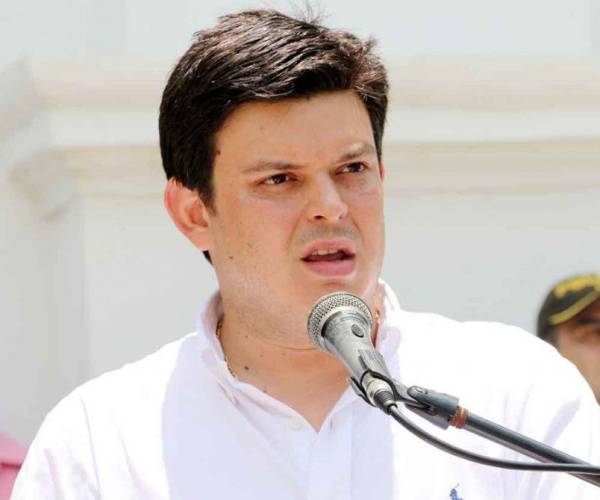 Cargos al exgobernador de Córdoba, Alejandro Lyons, por presuntas irregularidades en contratación de servicios para niños con síndrome de Down