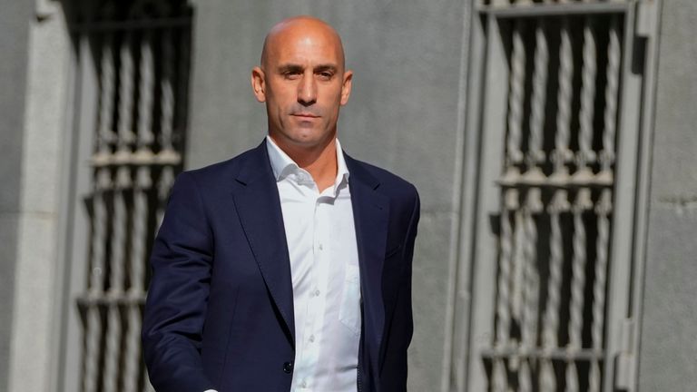 Rubiales apelará decisión de la Fifa de suspenderle por tres años
