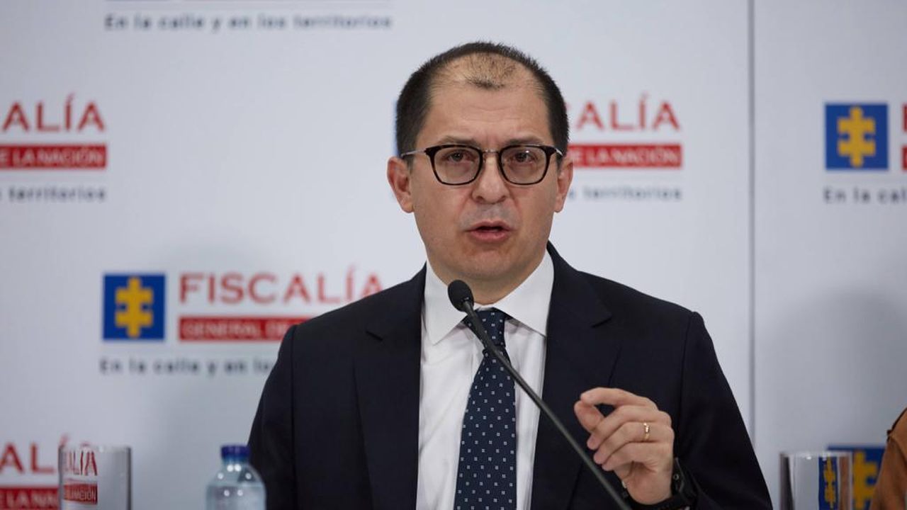 Duro mensaje del fiscal al presidente