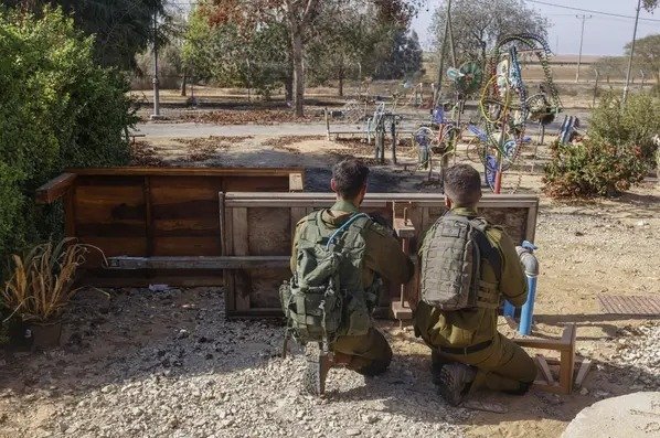 Israel ataca 300 "objetivos" en Gaza en combate con Hamás