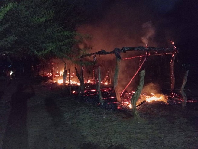 Incendio arrasó con 4 viviendas