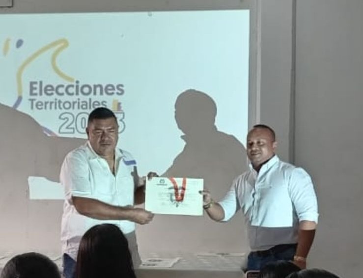 Juan Carlos Yances recibe la credencial como alcalde de Los Córdobas