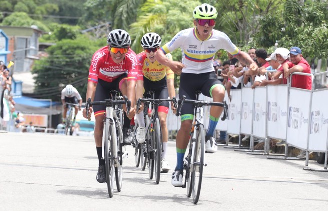 Cristian Vélez ganó la primera etapa y es líder de la 39 Vuelta del Porvenir