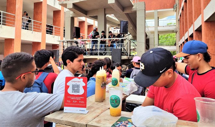 Emprendedores materializan sus ideas desde la universidad