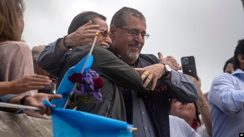 Suspenden partido del presidente electo