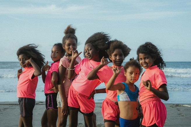 Niñas surfistas de San Bernardo del Viento vivirán intercambio deportivo a Costa Rica