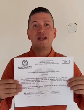 Hugo Pinedo recibió credencial como alcalde electo de Ayapel