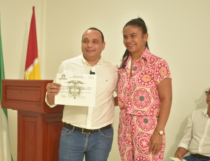 Roberto Ramírez recibió su credecial como alcalde electo de Chinú