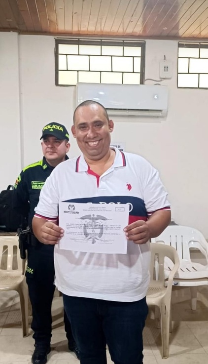Ángel Suárez recibió credencial que lo certifica como el de alcalde electo de Valencia
