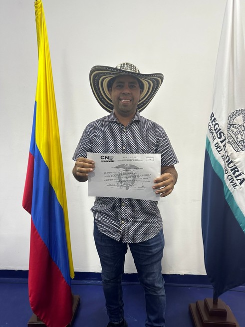 Barnaby Urango recibe su credencial como alcalde electo de San Andrés de Sotavento