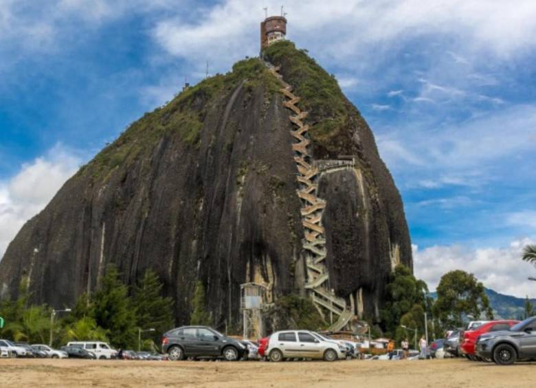 Reabrieron ascenso a la Piedra del Peñol