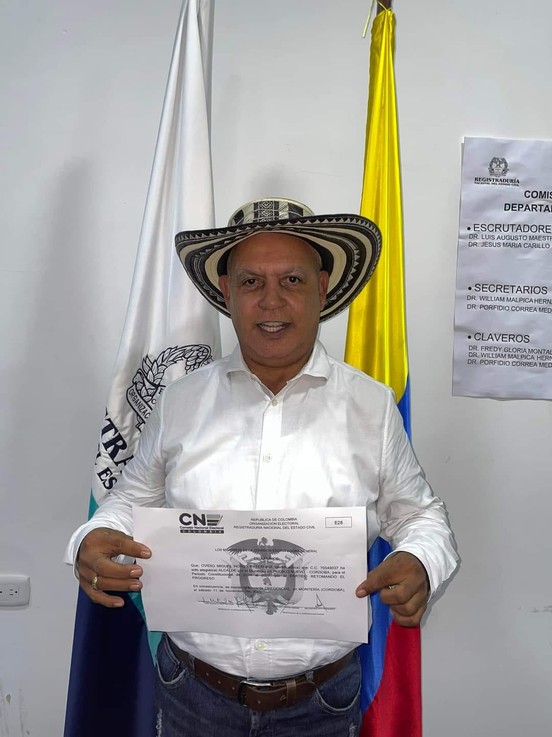 ¡Gana la democracia! : Ovidio Hoyos recibe credencial como alcalde electo de Pueblo Nuevo