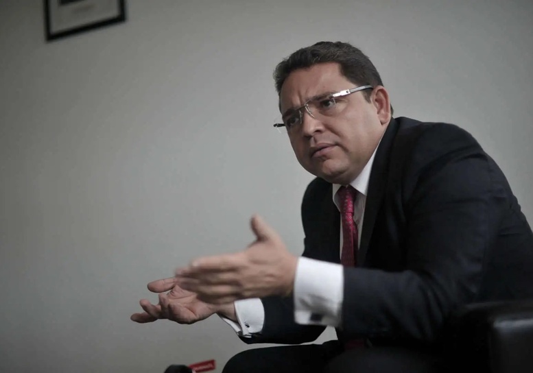 Suspenden a gobernador electo de Magdalena, Rafael Martínez
