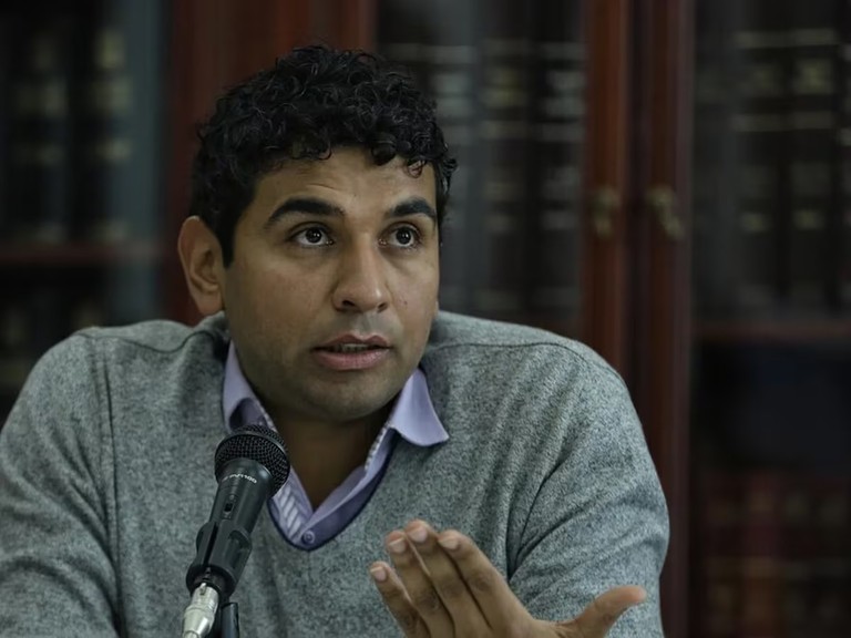 Niega carrusel de contratos en la Cámara