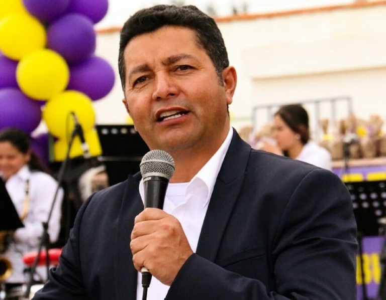Procuraduría inhabilita al primer alcalde electo este año