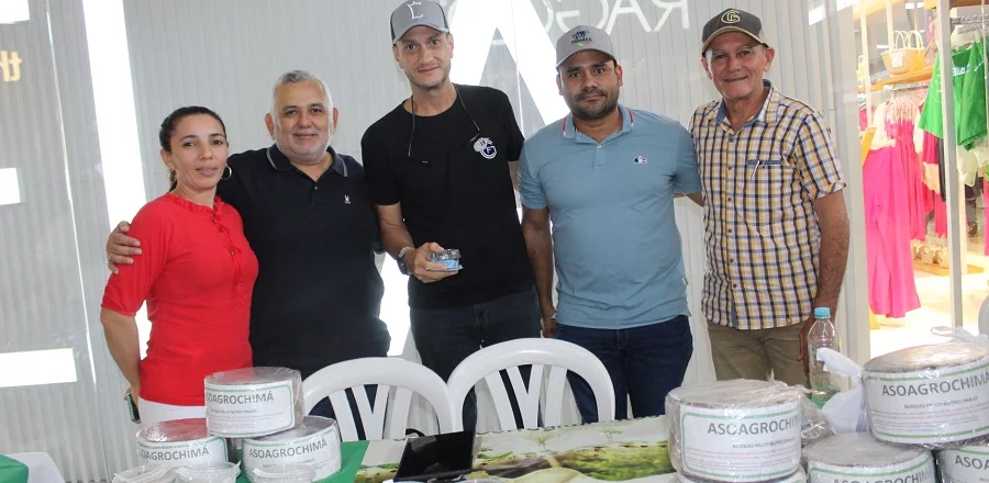 Pequeños ganaderos elaboran bloques multi-nutricionales