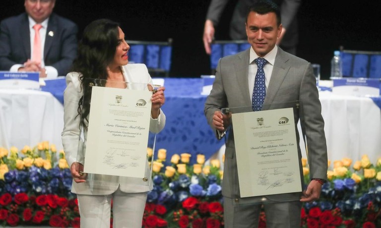 Noboa recibe credencial como presidente electo de Ecuador