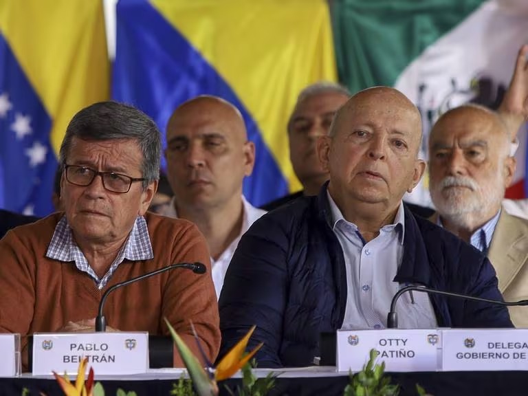 Otty Patiño le exige una reunión urgente y extraordinaria a Pablo Beltrán para hablar sobre secuestros