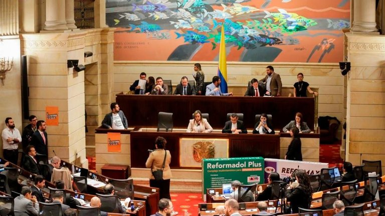 Advierte que reforma a la salud podría hundirse