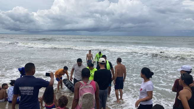 Buscan a tres menores que desaparecieron en el mar