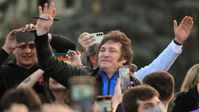 Milei inició el empalme con Fernández en la Quinta de Olivos