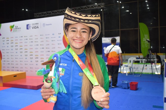 Córdoba ganó medalla de Bronce en Karate en los Juegos Nacionales