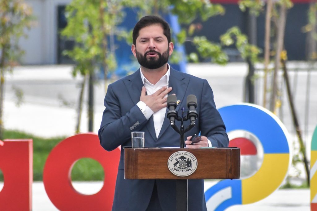 Boric anuncia que la prioridad es la relación con Argentina pese a las “diferencias” con Milei