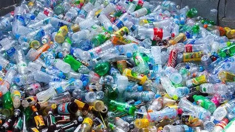 Retirarán 14 productos plástico del mercado por pacto ambiental