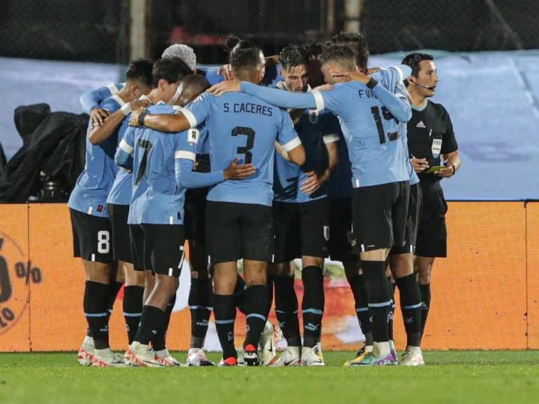 Uruguay goleó 3-0 a Bolivia dejándolo en la parte baja de la tabla