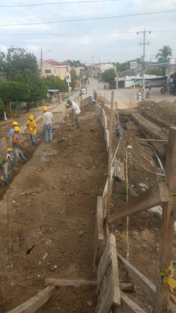 Reanudan las obras en el puente en Corozal