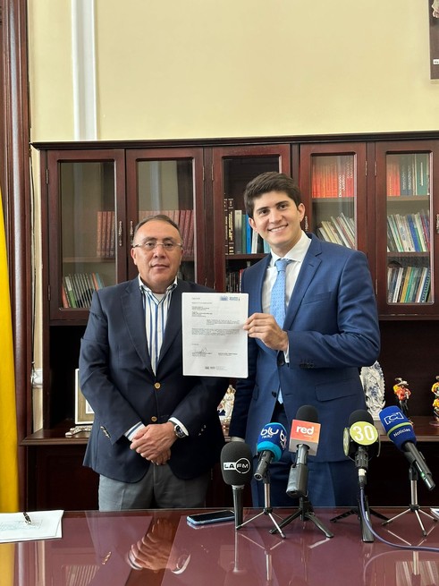 Presentan proyecto para bajar precio de la gasolina