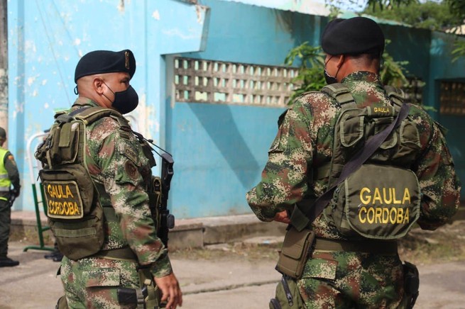 Se metió al colegio para evitar su captura
