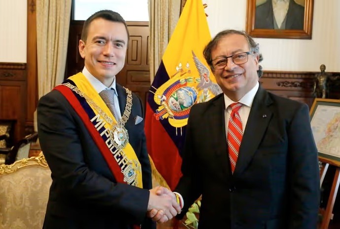 En la posesión de Daniel Noboa, Petro se comprometió a contribuir en la solución de la crisis eléctrica de Ecuador